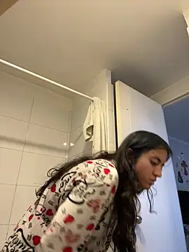 ViolettaSummer online show from 05-18-26, 04:57