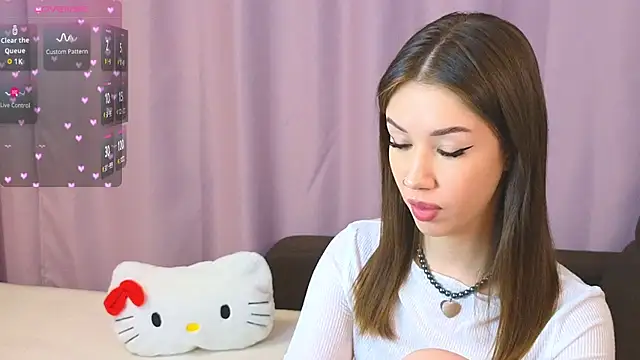 Snapshot of ellie_kramer chatting on 11-21-25, 07:34 ellie kramer online show from 11-21-25, 07:34