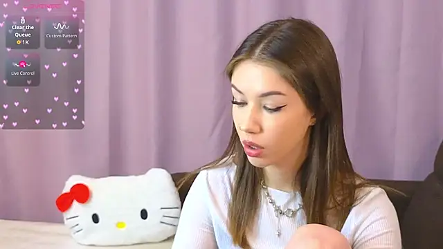 Snapshot of ellie_kramer chatting on 12-14-25, 08:13 ellie kramer online show from 12-14-25, 08:13