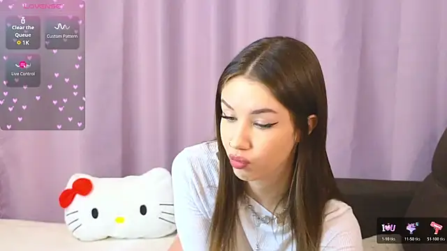 Snapshot of ellie_kramer chatting on 12-18-25, 07:20 ellie kramer online show from 12-18-25, 07:20