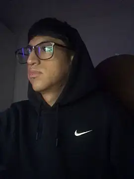 Snapshot of modelo180 chatting on 02-19-25, 07:16 modelo180 online show from 02-19-25, 07:16