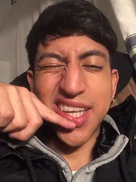 Snapshot of modelo180 chatting on 03-14-25, 01:48 modelo180 online show from 03-14-25, 01:48