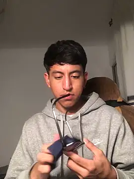 Snapshot of modelo180 chatting on 09-10-25, 10:21 modelo180 online show from 09-10-25, 10:21