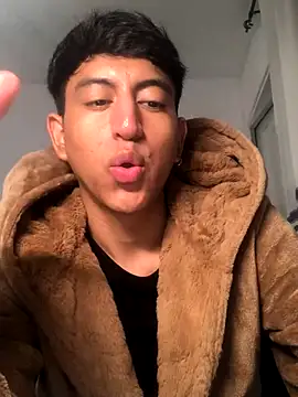 Snapshot of modelo180 chatting on 09-30-25, 07:41 modelo180 online show from 09-30-25, 07:41