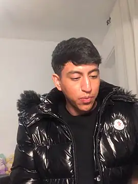 Snapshot of modelo180 chatting on 12-17-25, 11:22 modelo180 online show from 12-17-25, 11:22