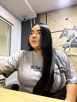 little lissiee online show from 10-12-25, 03:00