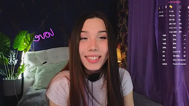 Kaia Sunshine Mia online show from 02-28-25, 04:20