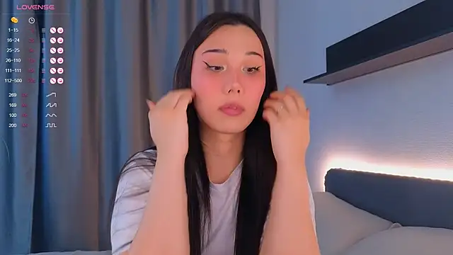 Kaia Sunshine Mia online show from 07-19-26, 12:20