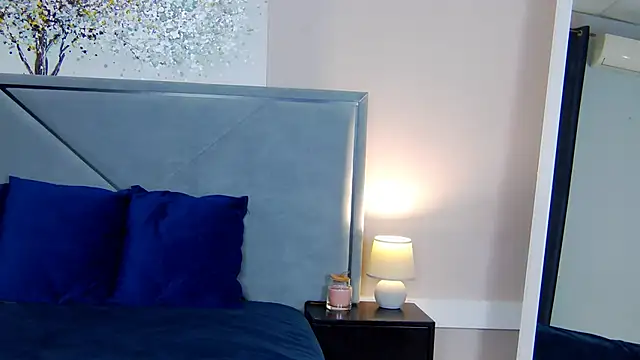 Snapshot of NicoleRosss chatting on 10-11-25, 09:52 NicoleRosss online show from 10-11-25, 09:52