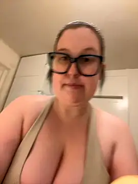 Snapshot of Misssmilf chatting on 10-01-25, 04:46 Misssmilf online show from 10-01-25, 04:46