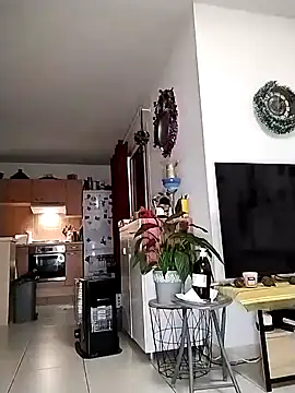 Snapshot of SoDi_Love chatting on 12-30-24, 01:04 SoDi Love online show from 12-30-24, 01:04