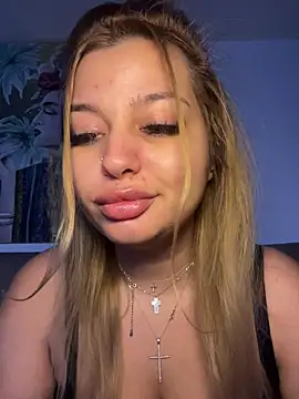 AllysonK online show from 11-19-25, 03:23