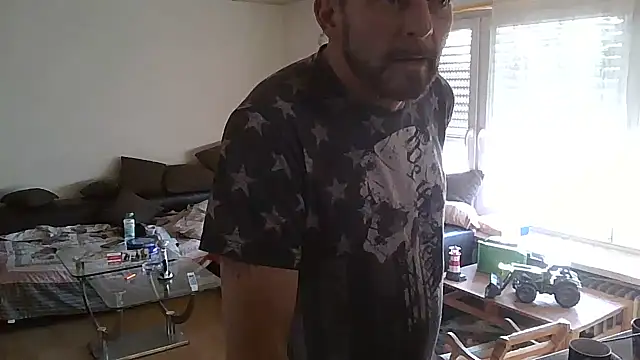 Snapshot of rosaeichel chatting on 03-04-26, 04:02 rosaeichel online show from 03-04-26, 04:02