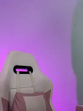 Snapshot of sharon_leone26 chatting on 02-22-26, 04:13 sharon leone26 online show from 02-22-26, 04:13