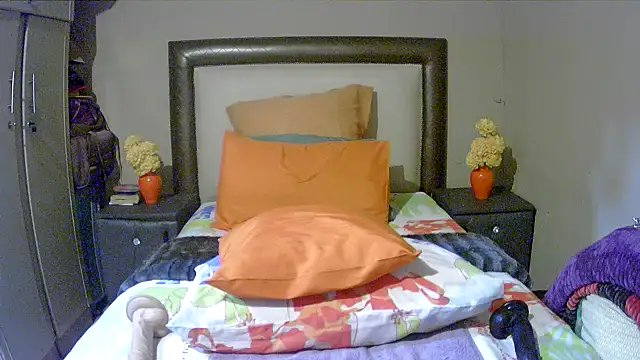 Snapshot of Kimmyboobs chatting on 12-20-25, 06:15 Kimmyboobs online show from 12-20-25, 06:15