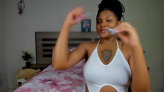 Snapshot of Renee-18 chatting on 12-05-24, 08:22 Renee-18 online show from 12-05-24, 08:22