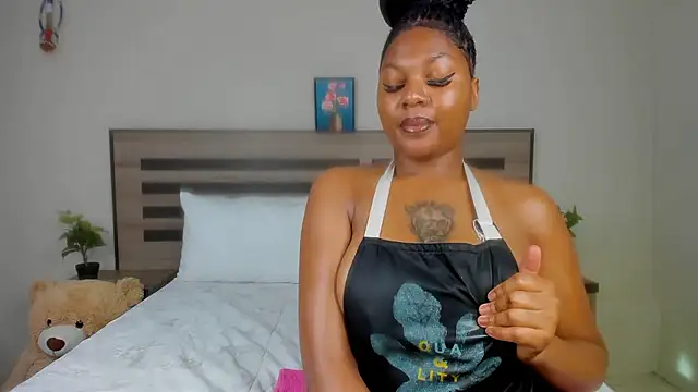 Snapshot of Renee-18 chatting on 12-08-24, 05:07 Renee-18 online show from 12-08-24, 05:07