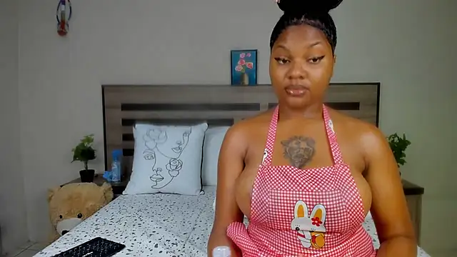 Snapshot of Renee-18 chatting on 12-15-24, 04:18 Renee-18 online show from 12-15-24, 04:18