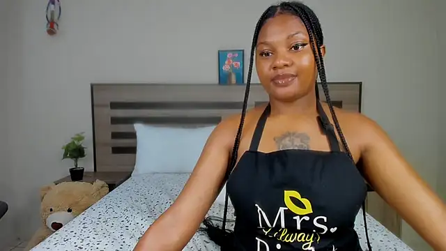 Snapshot of Renee-18 chatting on 12-18-24, 05:48 Renee-18 online show from 12-18-24, 05:48