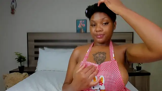 Snapshot of Renee-18 chatting on 01-02-25, 11:06 Renee-18 online show from 01-02-25, 11:06