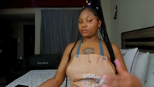 Snapshot of Renee-18 chatting on 01-19-25, 11:43 Renee-18 online show from 01-19-25, 11:43