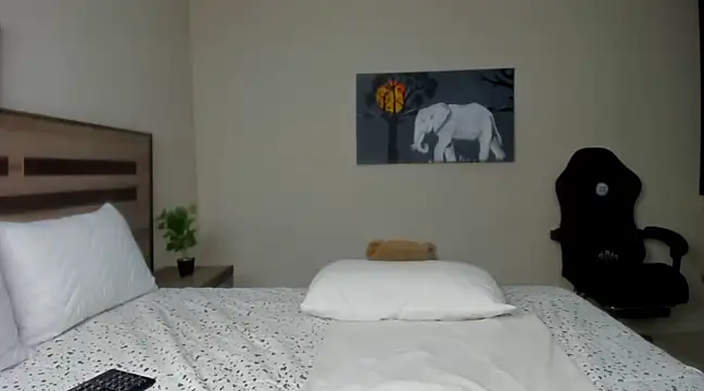 Snapshot of Renee-18 chatting on 02-03-25, 04:46 Renee-18 online show from 02-03-25, 04:46