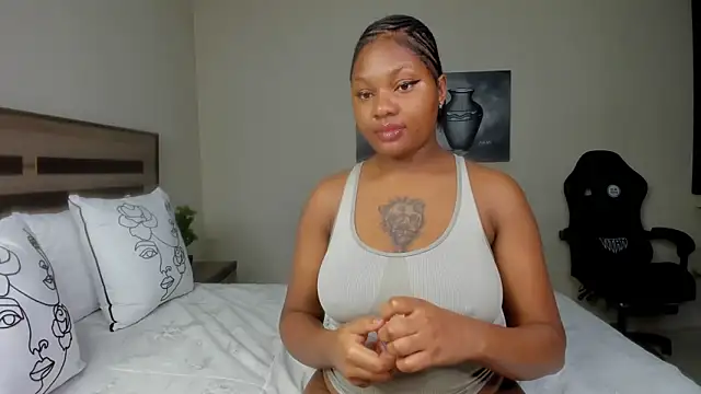 Snapshot of Renee-18 chatting on 02-11-25, 03:50 Renee-18 online show from 02-11-25, 03:50