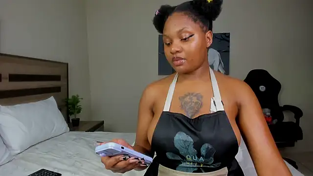 Snapshot of Renee-18 chatting on 02-20-25, 07:52 Renee-18 online show from 02-20-25, 07:52