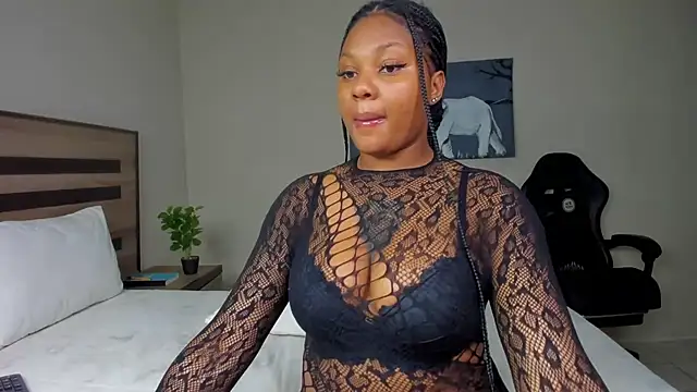 Snapshot of Renee-18 chatting on 09-24-25, 04:38 Renee-18 online show from 09-24-25, 04:38