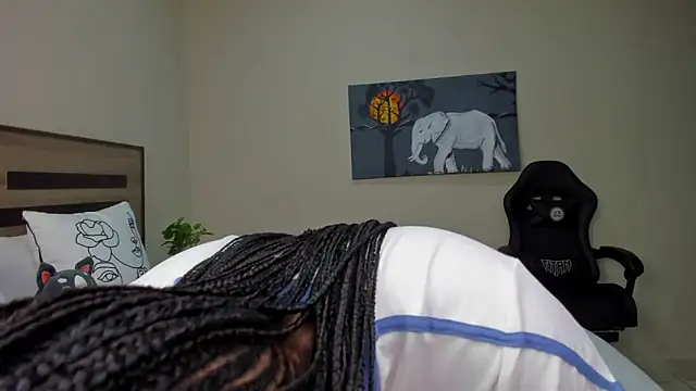 Renee-18 online show from 04-19-26, 10:01