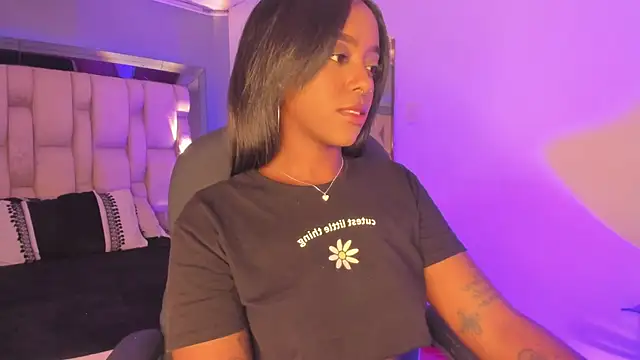 Snapshot of EmilyHaan chatting on 02-13-25, 08:24 EmilyHaan online show from 02-13-25, 08:24