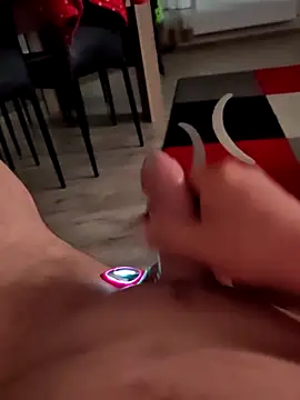 Szeltolo001 online show from 03-26-26, 12:39