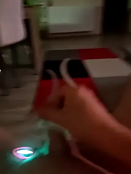 Szeltolo001 online show from 04-22-26, 02:14