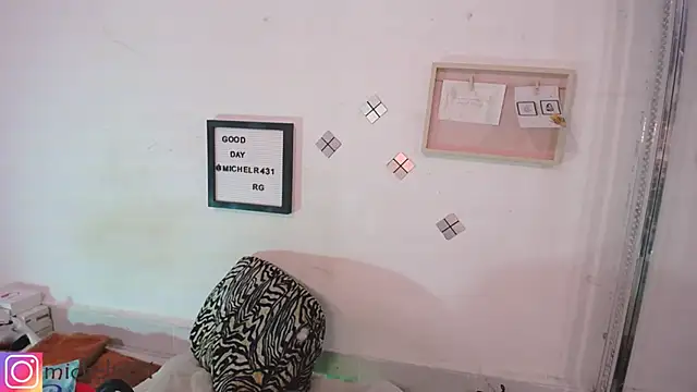 Mia  reys online show from 09-21-25, 01:13