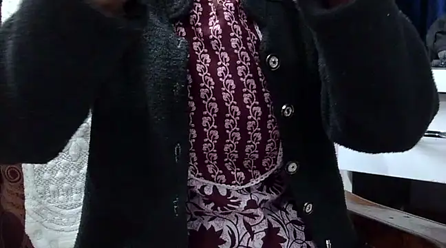 momo lov online show from 12-19-24, 04:23