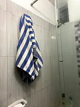 CahitlinBell online show from 11-28-25, 11:40