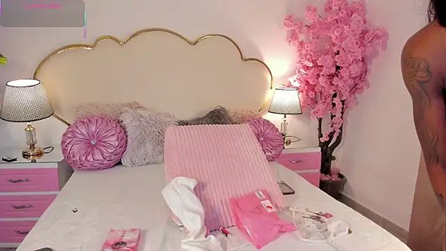 Snapshot of CahitlinBell chatting on 02-11-26, 06:51 CahitlinBell online show from 02-11-26, 06:51