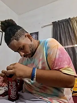 Snapshot of Dj-yefri-pauta chatting on 11-04-25, 08:08 Dj-yefri-pauta online show from 11-04-25, 08:08