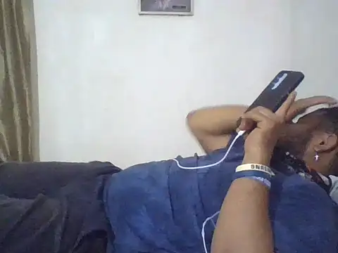 Snapshot of Dj-yefri-pauta chatting on 05-01-26, 03:00 Dj-yefri-pauta online show from 05-01-26, 03:00