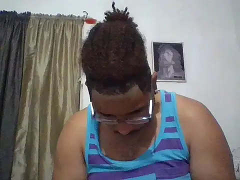 Snapshot of Dj-yefri-pauta chatting on 05-29-26, 11:03 Dj-yefri-pauta online show from 05-29-26, 11:03