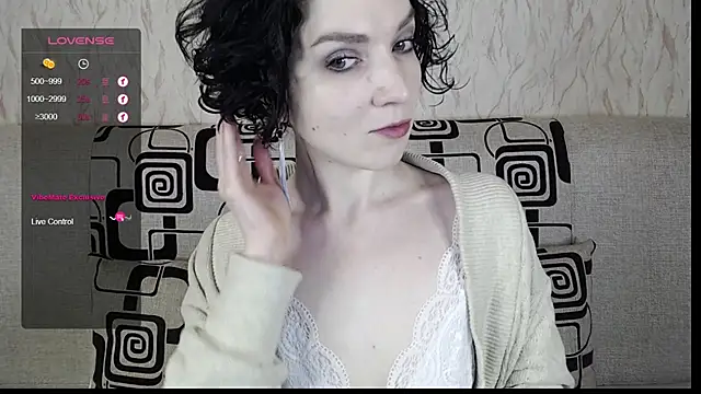 TinaWince online show from 02-15-25, 05:51