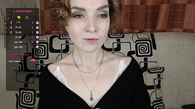 TinaWince online show from 11-28-25, 04:48