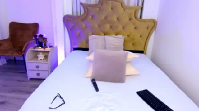 LisaRaee online show from 02-24-25, 06:15