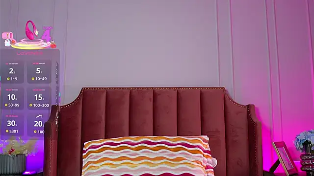 Snapshot of LisaRaee chatting on 05-11-26, 04:18 LisaRaee online show from 05-11-26, 04:18