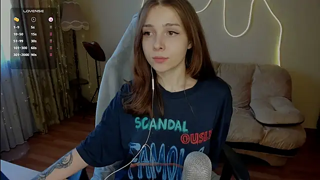 Snapshot of Kami_kam chatting on 02-24-25, 11:21 Kami kam online show from 02-24-25, 11:21