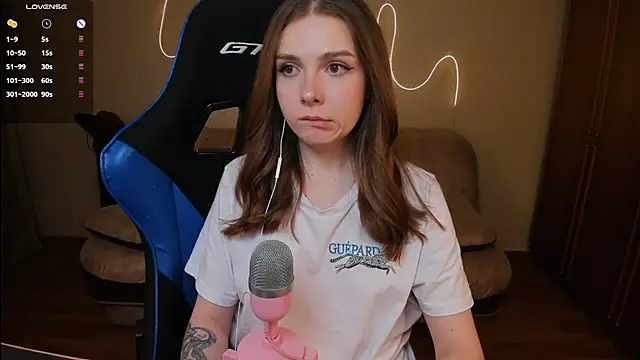 Snapshot of Kami_kam chatting on 03-06-25, 09:31 Kami kam online show from 03-06-25, 09:31