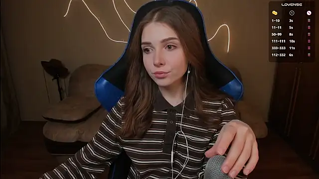 Snapshot of Kami_kam chatting on 03-10-25, 06:45 Kami kam online show from 03-10-25, 06:45