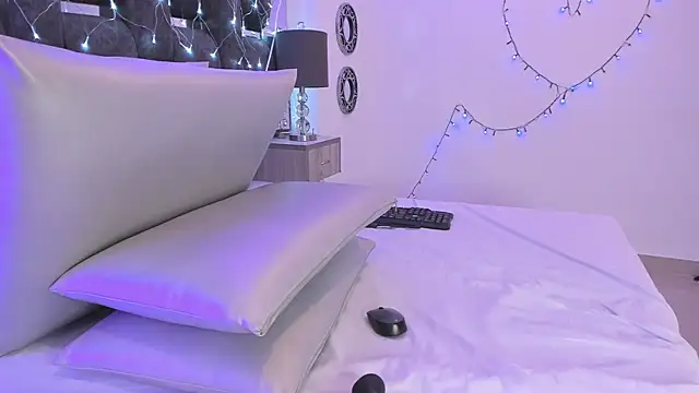 Snapshot of Charlotte_Myers chatting on 01-16-25, 02:51 Charlotte Myers online show from 01-16-25, 02:51