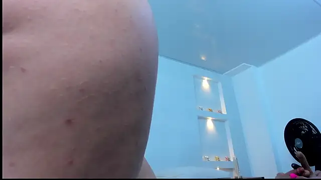 Dalia-Prada online show from 09-29-25, 04:50