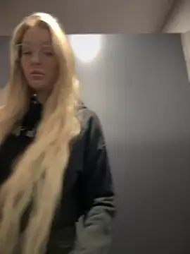 Snapshot of Teya_moon_ chatting on 01-06-25, 11:51 Teya moon  online show from 01-06-25, 11:51